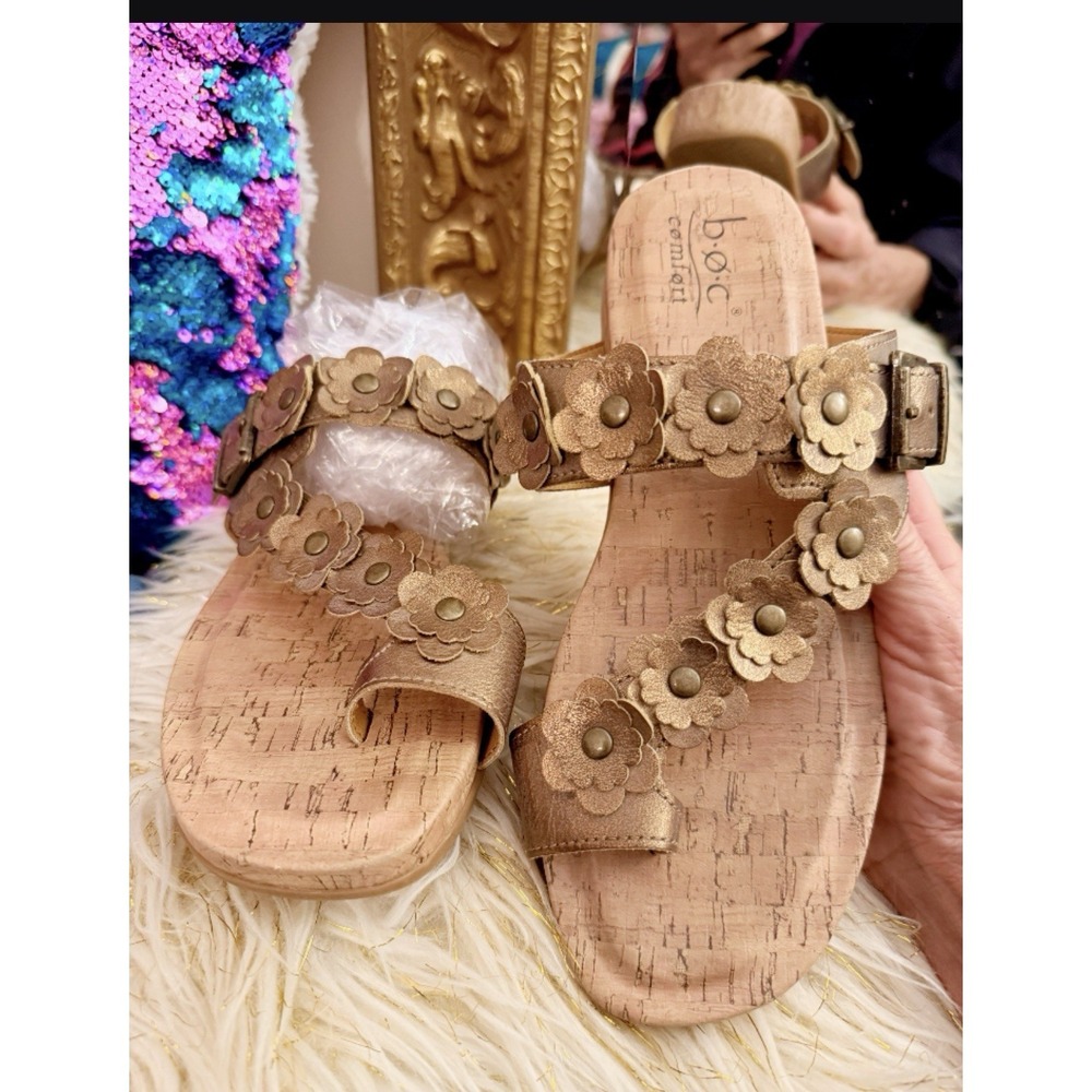 BOC Comfort Women's Shoes  Gold metallic Toe Loop Slide Sandal Flower Applique 9 - Picture 6 of 6